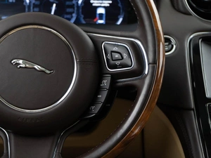 Седан Jaguar XJ 2010 года, 1749077 рублей, Москва