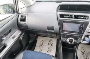 Универсал Toyota Prius Alpha 2016 года, 1429000 рублей, Красноярск