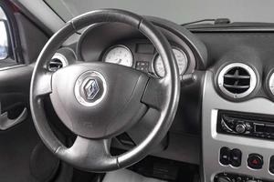 Седан Renault Logan 2010 года, 599000 рублей, Тюмень