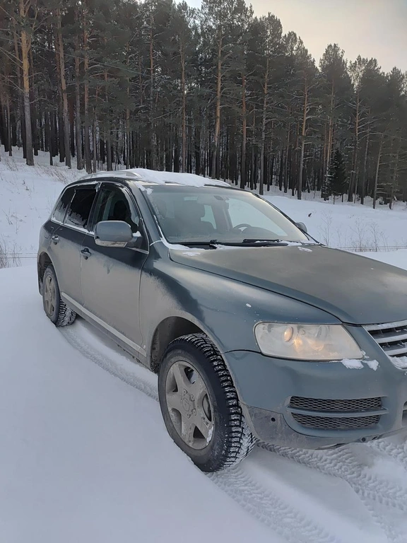 Внедорожник Volkswagen Touareg 2004 года, 751000 рублей, Красноярск