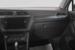 Внедорожник Volkswagen Tiguan 2019 года, 2699000 рублей, Кемерово
