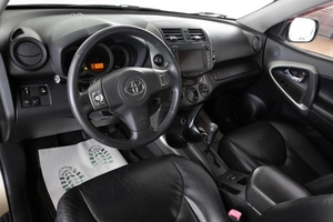 Внедорожник Toyota RAV4 2011 года, 1649000 рублей, Красноярск