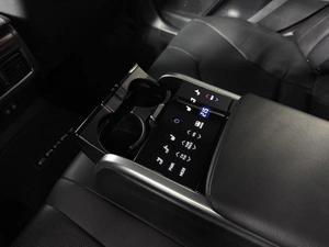 Седан Toyota Camry 2019 года, 2650100 рублей, Казань