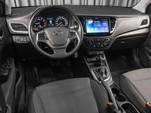 Седан Hyundai Solaris 2017 года, 1399000 рублей, Тюмень
