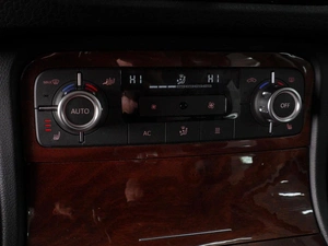 Внедорожник Volkswagen Touareg 2010 года, 1650000 рублей, Минеральные Воды