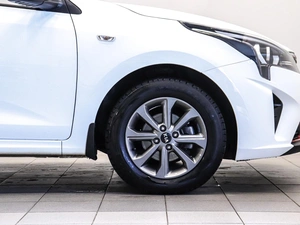 Седан Kia Rio 2020 года, 1599000 рублей, Красноярск