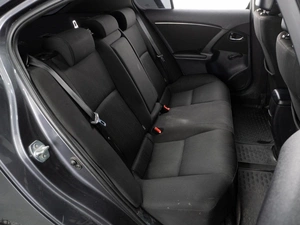 Седан Toyota Avensis 2009 года, 890000 рублей, Тюмень