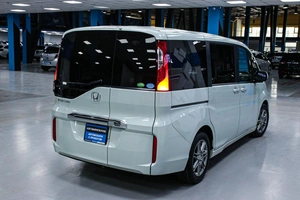Минивэн Honda Stepwgn 2016 года, 1538000 рублей, Солонцы