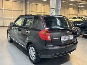 Хетчбэк Mazda Verisa 2005 года, 447000 рублей, Красноярск