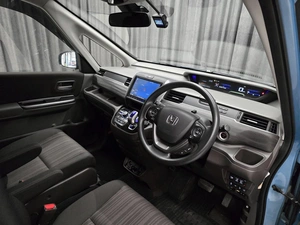 Минивэн Honda Freed 2017 года, 1325000 рублей, Красноярск