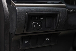 Седан Lexus ES 2013 года, 2400000 рублей, Новосибирск