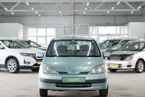 Седан Toyota Prius 1999 года, 439000 рублей, Омск