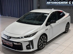 Хетчбэк Toyota Prius PHV 2018 года, 2357000 рублей, Красноярск