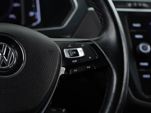 Внедорожник Volkswagen Tiguan 2019 года, 2649050 рублей, Москва