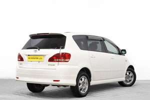 Минивэн Toyota Ipsum 2003 года, 799000 рублей, Барнаул