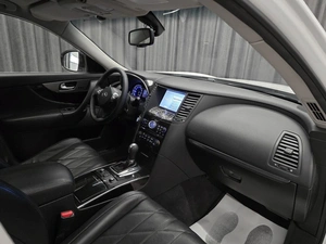 Внедорожник Infiniti QX70 2013 года, 1699000 рублей, Красноярск