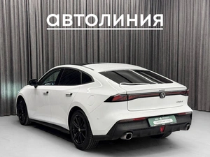 Лифтбек Changan UNI-V 2023 года, 2390000 рублей, Красноярск