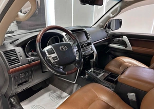 Внедорожник Toyota Land Cruiser 2014 года, 3967000 рублей, Красноярск