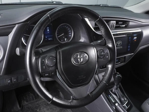 Седан Toyota Corolla 2018 года, 1640000 рублей, Ростов-на-Дону
