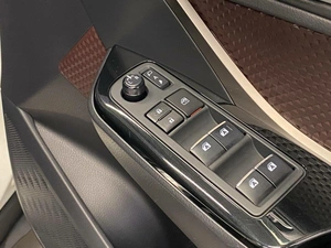 Внедорожник Toyota C-HR 2017 года, 1897000 рублей, Красноярск