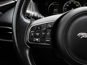 Внедорожник Jaguar F-Pace 2016 года, 2499000 рублей, Краснодар