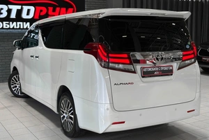 Минивэн Toyota Alphard 2017 года, 3750000 рублей, Красноярск