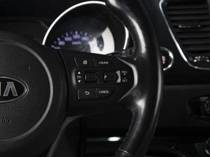 Минивэн Kia Carnival 2018 года, 2300000 рублей, Омск