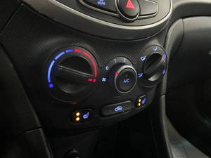 Седан Hyundai Solaris 2015 года, 787000 рублей, Солонцы