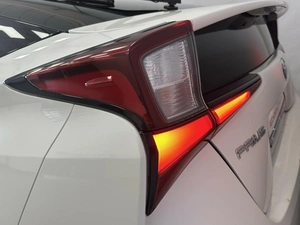 Лифтбек Toyota Prius 2019 года, 2200000 рублей, Красноярск