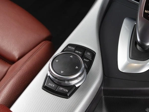 Хетчбэк BMW 1 серия 2015 года, 1640000 рублей, Омск