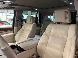 Внедорожник Cadillac Escalade 2022 года, 10500000 рублей, Павловская Слобода