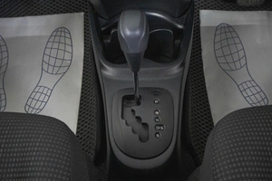 Хетчбэк Toyota Vitz 2015 года, 749000 рублей, Кемерово
