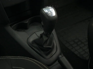 Седан Renault Logan 2015 года, 625000 рублей, Омск