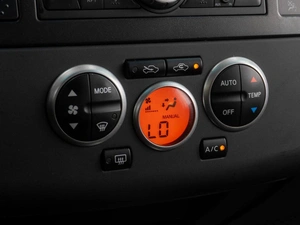 Хетчбэк Nissan Tiida 2011 года, 724000 рублей, Тюмень