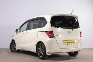 Минивэн Honda Freed 2010 года, 999000 рублей, Новосибирск