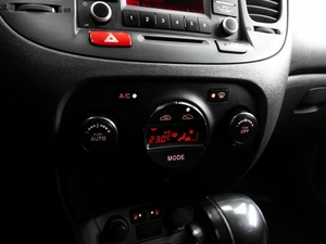 Седан Kia Rio 2011 года, 779000 рублей, Тюмень