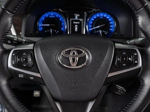 Седан Toyota Camry 2015 года, 2299000 рублей, Тюмень