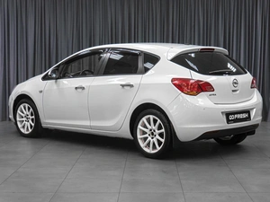 Хетчбэк Opel Astra 2012 года, 699000 рублей, Тюмень