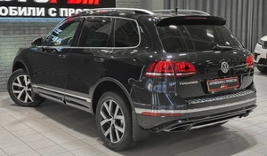 Внедорожник Volkswagen Touareg 2016 года, 2697000 рублей, Красноярск