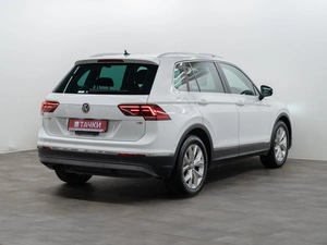 Внедорожник Volkswagen Tiguan 2016 года, 1950000 рублей, Красноярск