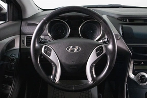 Седан Hyundai Avante 2011 года, 969000 рублей, Сургут