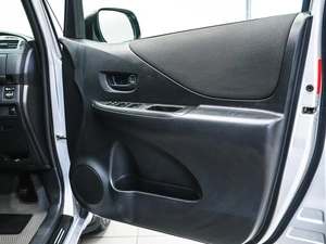 Хетчбэк Toyota Ractis 2010 года, 769000 рублей, Красноярск