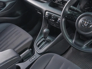 Хетчбэк Toyota Yaris 2021 года, 1249000 рублей, Сургут