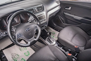 Седан Kia Rio 2016 года, 999000 рублей, Томск