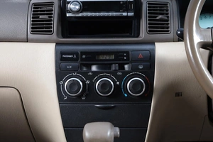 Седан Toyota Corolla 2002 года, 649000 рублей, Новосибирск