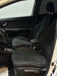 Седан Kia Rio 2013 года, 997000 рублей, Красноярск