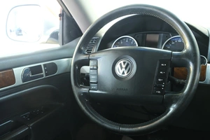 Внедорожник Volkswagen Touareg 2008 года, 1089000 рублей, Омск