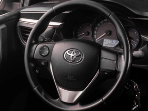 Седан Toyota Corolla 2015 года, 1339000 рублей, Тюмень