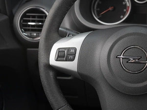 Хетчбэк Opel Corsa 2013 года, 690000 рублей, Омск