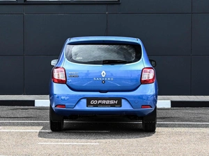 Хетчбэк Renault Sandero 2015 года, 854000 рублей, Кирилловка